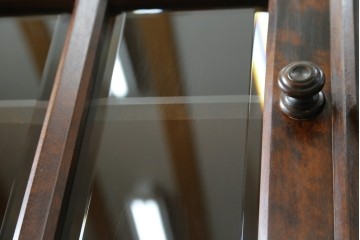 中古　北海道民芸家具　HM165K　高級感漂う上品な佇まいの食器棚　定価約43万円　(R-083506)