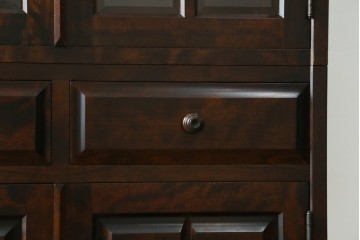 中古　北海道民芸家具　HM165K　高級感漂う上品な佇まいの食器棚　定価約43万円　(R-083506)