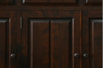 中古　北海道民芸家具　HM165K　高級感漂う上品な佇まいの食器棚　定価約43万円　(R-083506)