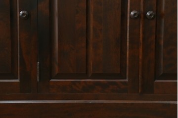 中古　北海道民芸家具　HM165K　高級感漂う上品な佇まいの食器棚　定価約43万円　(R-083506)