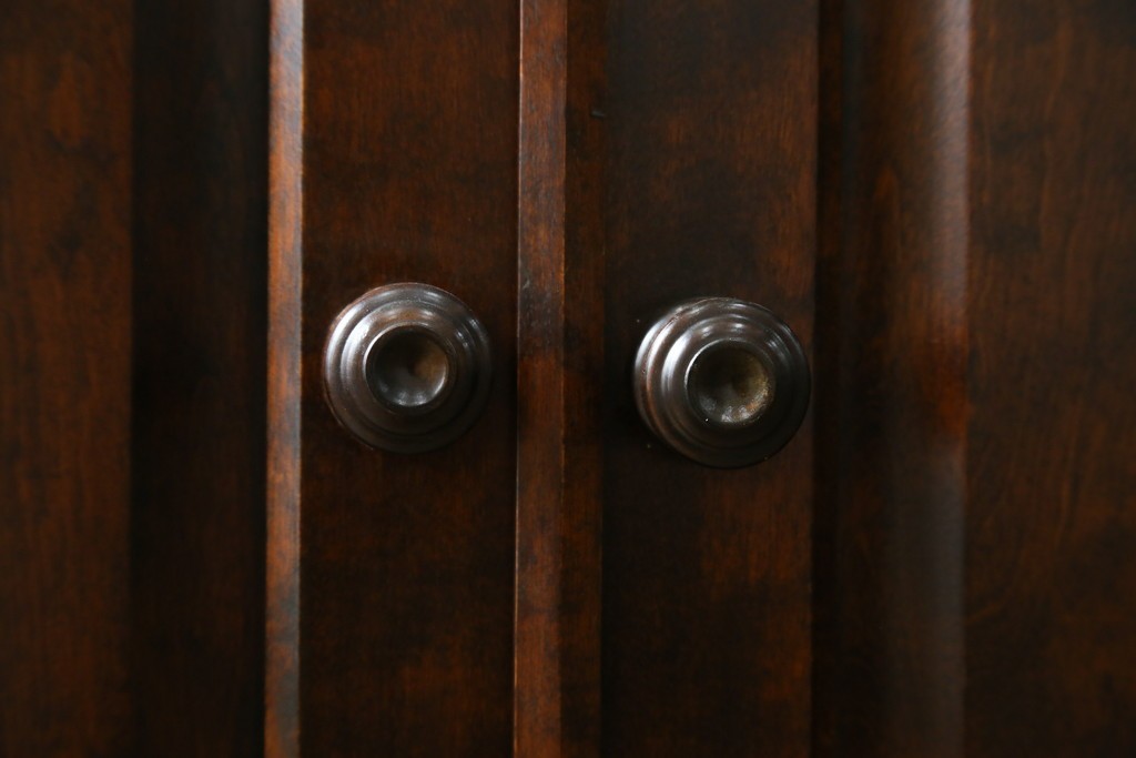 中古　北海道民芸家具　HM165K　高級感漂う上品な佇まいの食器棚　定価約43万円　(R-083506)