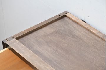中古　北海道民芸家具　上品な佇まいが落ち着きのある空間を演出するサイドボード(収納棚、戸棚、食器棚、カップボード、サイドキャビネット)(R-083508)