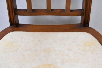 中古　美品　イタリア　高級ブランド家具　メデア(Medea)　背板の彫刻と華やかなファブリックが印象的なハイバックチェア(椅子、イス、ダイニングチェア、アームチェア)(定価40万5千円)(R-083509)