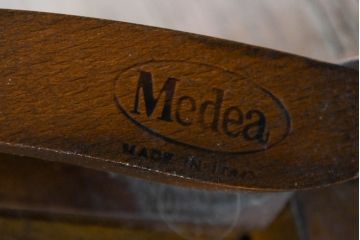 中古　美品　イタリア　高級ブランド家具　メデア(Medea)　背板の彫刻と華やかなファブリックが印象的なハイバックチェア(椅子、イス、ダイニングチェア、アームチェア)(定価40万5千円)(R-083509)