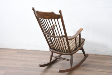 和製ヴィンテージ　マツダ家具(松田家具)　ゆったりとしたくつろぎの空間を演出するロッキングチェア　(R-083510)