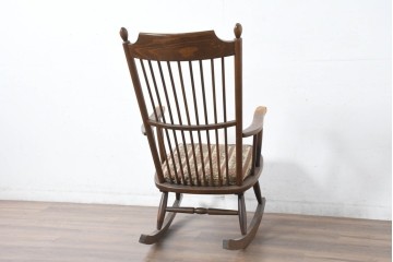 和製ヴィンテージ　マツダ家具(松田家具)　ゆったりとしたくつろぎの空間を演出するロッキングチェア　(R-083510)
