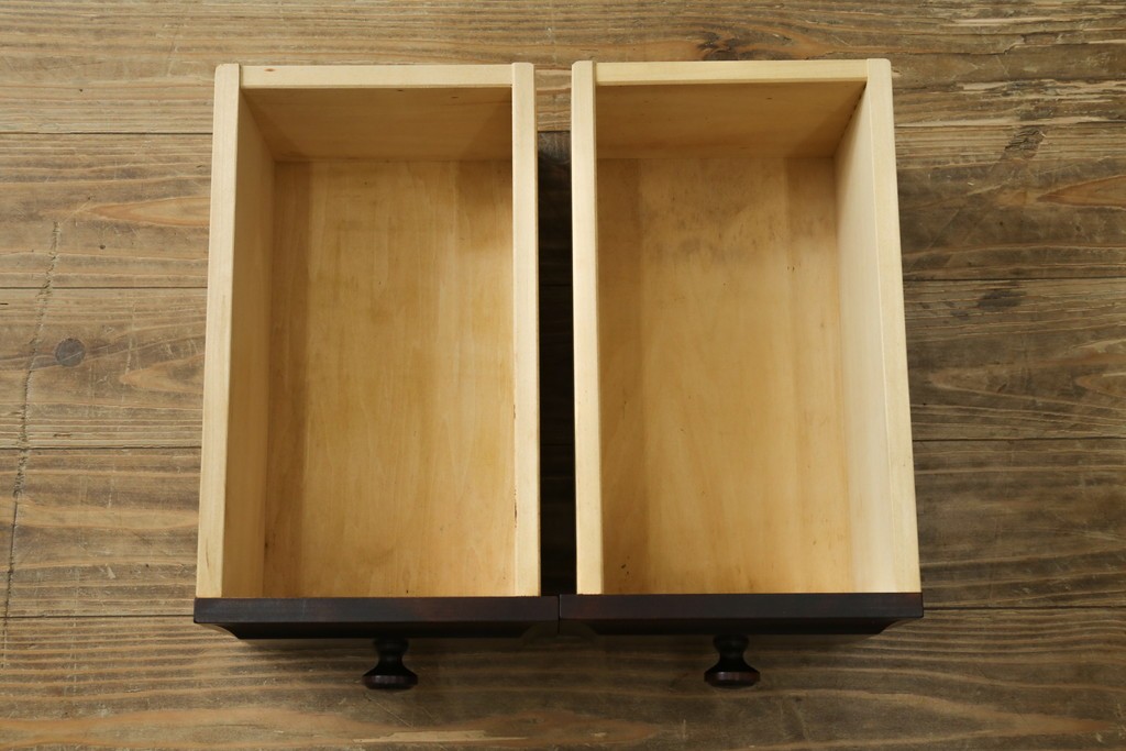 中古　美品!!　国産民芸家具の逸品　神居民芸(Kamui、カムイ)　美しさが際立つ、上質な多角ショーケース　(R-083512)