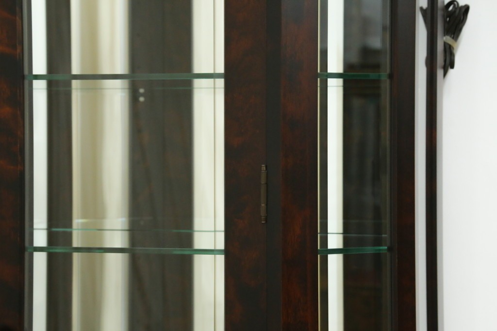 中古　美品!!　国産民芸家具の逸品　神居民芸(Kamui、カムイ)　美しさが際立つ、上質な多角ショーケース　(R-083512)