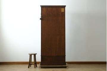 中古　美品!!　国産民芸家具の逸品　神居民芸(Kamui、カムイ)　美しさが際立つ、上質な多角ショーケース　(R-083512)