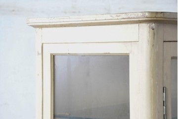 和製ヴィンテージ　カフェ風インテリアが叶う小振りな三面ガラスケビントガラスケース　(R-083514)