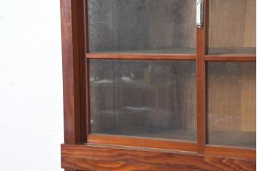 和製アンティーク　美品　漆塗りの深みと昭和レトロな雰囲気が魅力のシンプルな重ねガラス戸棚(収納棚、キャビネット、本箱、書棚、陳列棚、飾り棚、ディスプレイ棚、店舗什器、バラ売り可能)(R-083515)