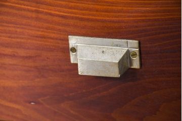 和製アンティーク　美品　漆塗りの深みと昭和レトロな雰囲気が魅力のシンプルな重ねガラス戸棚(収納棚、キャビネット、本箱、書棚、陳列棚、飾り棚、ディスプレイ棚、店舗什器、バラ売り可能)(R-083515)
