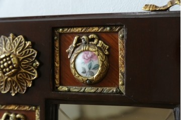 中古　美品　スペイン高級家具　マリネール(MARINER)　圧倒的な存在感!!優雅な空間を演出する装飾壁掛けミラー　(R-083517)