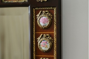 中古　美品　スペイン高級家具　マリネール(MARINER)　圧倒的な存在感!!優雅な空間を演出する装飾壁掛けミラー　(R-083517)