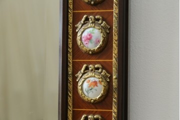 中古　美品　スペイン高級家具　マリネール(MARINER)　圧倒的な存在感!!優雅な空間を演出する装飾壁掛けミラー　(R-083517)