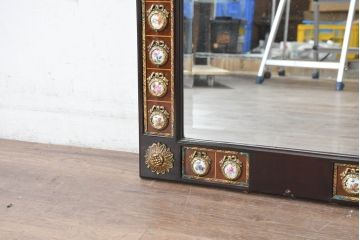 中古　美品　スペイン高級家具　マリネール(MARINER)　圧倒的な存在感!!優雅な空間を演出する装飾壁掛けミラー(ウォールミラー、壁面鏡、姿見、インテリアミラー、陶板装飾、西洋)(R-083517)
