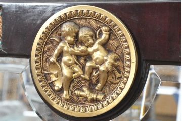 中古　美品　スペイン高級家具　マリネール(MARINER)　圧倒的な存在感!!優雅な空間を演出する装飾壁掛けミラー(ウォールミラー、壁面鏡、姿見、インテリアミラー、陶板装飾、西洋)(R-083517)
