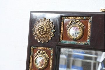 中古　美品　スペイン高級家具　マリネール(MARINER)　圧倒的な存在感!!優雅な空間を演出する装飾壁掛けミラー(ウォールミラー、壁面鏡、姿見、インテリアミラー、陶板装飾、西洋)(R-083517)