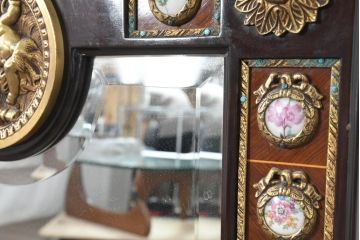 中古　美品　スペイン高級家具　マリネール(MARINER)　圧倒的な存在感!!優雅な空間を演出する装飾壁掛けミラー(ウォールミラー、壁面鏡、姿見、インテリアミラー、陶板装飾、西洋)(R-083517)