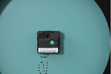 中古　超美品　カッテラ( cattelan italia)　インテリアに映える鏡面デザインのスタイリッシュな掛け時計(ミラークロック、ウォールクロック、壁掛け時計、インテリアミラー時計、鏡面、ミラー)(定価約20万円)(R-083518)