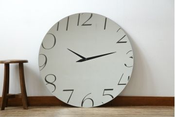 中古　超美品　カッテラ( cattelan italia)　インテリアに映える鏡面デザインのスタイリッシュな掛け時計(ミラークロック、ウォールクロック、壁掛け時計、インテリアミラー時計、鏡面、ミラー)(定価約20万円)(R-083518)