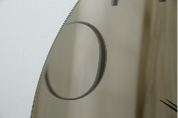中古　超美品　カッテラ( cattelan italia)　インテリアに映える鏡面デザインのスタイリッシュな掛け時計(ミラークロック、ウォールクロック、壁掛け時計、インテリアミラー時計、鏡面、ミラー)(定価約20万円)(R-083518)