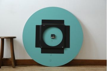 中古　超美品　カッテラ( cattelan italia)　インテリアに映える鏡面デザインのスタイリッシュな掛け時計(ミラークロック、ウォールクロック、壁掛け時計、インテリアミラー時計、鏡面、ミラー)(定価約20万円)(R-083518)