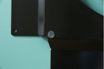 中古　超美品　カッテラ( cattelan italia)　インテリアに映える鏡面デザインのスタイリッシュな掛け時計(ミラークロック、ウォールクロック、壁掛け時計、インテリアミラー時計、鏡面、ミラー)(定価約20万円)(R-083518)