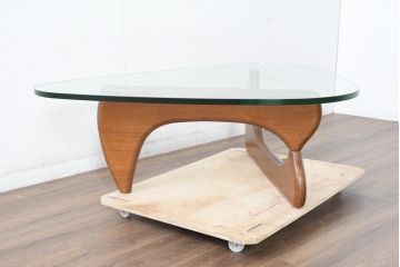 中古　美品　リプロダクト品　イサム・ノグチ(Isamu Noguchi)　洗練されたモダンデザインが美しいセンターテーブル(コーヒーテーブル、ローテーブル、ガラステーブル、カクテルテーブル、リビングテーブル)(R-083519)