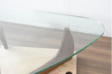 中古　美品　リプロダクト品　イサム・ノグチ(Isamu Noguchi)　洗練されたモダンデザインが美しいセンターテーブル(コーヒーテーブル、ローテーブル、ガラステーブル、カクテルテーブル、リビングテーブル)(R-083519)