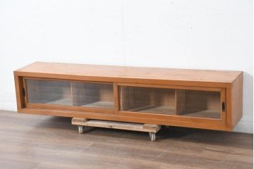 和製アンティーク　美品!!　古い木の味わいがたっぷりのシンプルなローボード(テレビボード、TVボード、テレビ台、TV台、収納棚、ガラス戸棚)(R-083520)