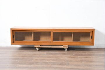 和製アンティーク　美品!!　古い木の味わいがたっぷりのシンプルなローボード(テレビボード、TVボード、テレビ台、TV台、収納棚、ガラス戸棚)(R-083520)