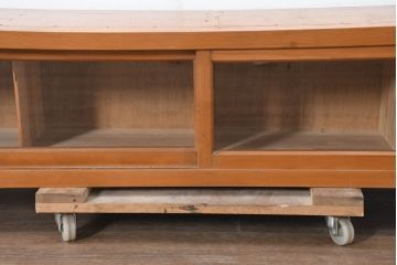 和製アンティーク　美品!!　古い木の味わいがたっぷりのシンプルなローボード(テレビボード、TVボード、テレビ台、TV台、収納棚、ガラス戸棚)(R-083520)