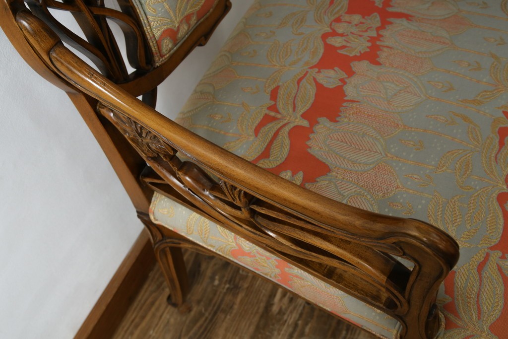 中古　美品!!　最高級モデル　メデア(Medea)　ART-919　アール・ヌーヴォー様式　クラシカルな美しさと繊細な職人技が光るアームチェア　定価約65万円相当　(R-083521)