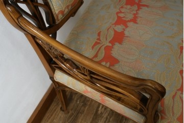 中古　美品!!　最高級モデル　メデア(Medea)　ART-919　アール・ヌーヴォー様式　クラシカルな美しさと繊細な職人技が光るアームチェア　定価約65万円相当　(R-083521)