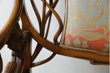 中古　美品!!　最高級モデル　メデア(Medea)　ART-919　アール・ヌーヴォー様式　クラシカルな美しさと繊細な職人技が光るアームチェア　定価約65万円相当　(R-083521)