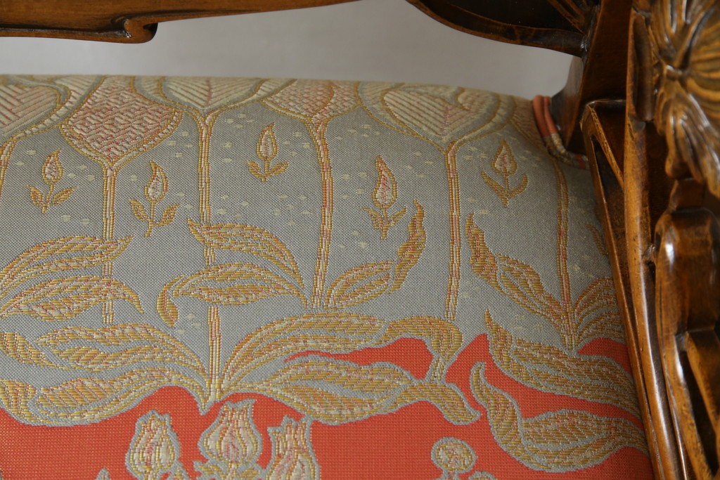 中古　美品!!　最高級モデル　メデア(Medea)　ART-919　アール・ヌーヴォー様式　クラシカルな美しさと繊細な職人技が光るアームチェア　定価約65万円相当　(R-083521)