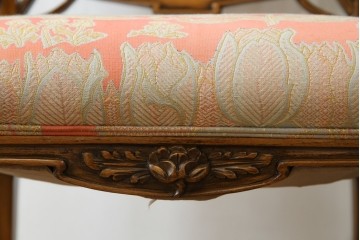 中古　美品!!　最高級モデル　メデア(Medea)　ART-919　アール・ヌーヴォー様式　クラシカルな美しさと繊細な職人技が光るアームチェア　定価約65万円相当　(R-083521)