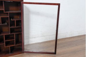 アジア民芸家具　中古　美品　唐木製　李朝デザインの壁掛けガラスケース(ウォールキャビネット、収納棚、吊り戸棚、ショーケース、Gケース、コレクションケース、ディスプレイケース、飾り棚、店舗什器)(R-083522)