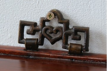 アジア民芸家具　中古　美品　唐木製　李朝デザインの壁掛けガラスケース　(R-083522)