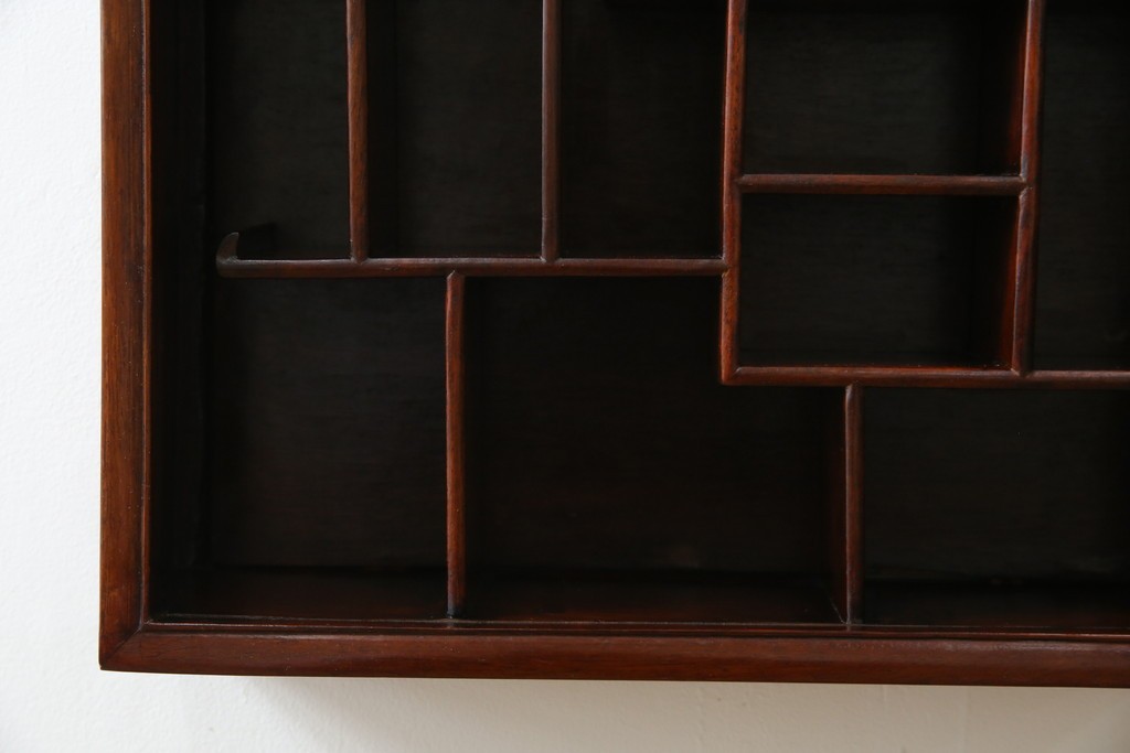 アジア民芸家具　中古　美品　唐木製　李朝デザインの壁掛けガラスケース　(R-083522)