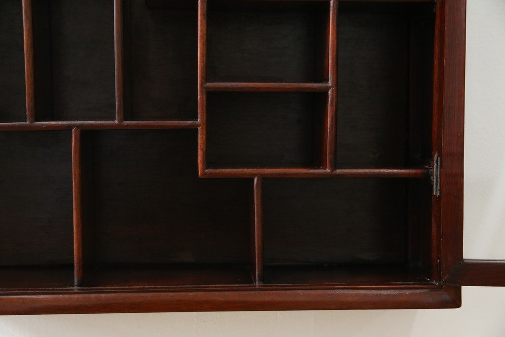 アジア民芸家具　中古　美品　唐木製　李朝デザインの壁掛けガラスケース　(R-083522)
