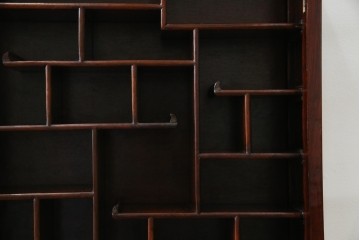 アジア民芸家具　中古　美品　唐木製　李朝デザインの壁掛けガラスケース　(R-083522)