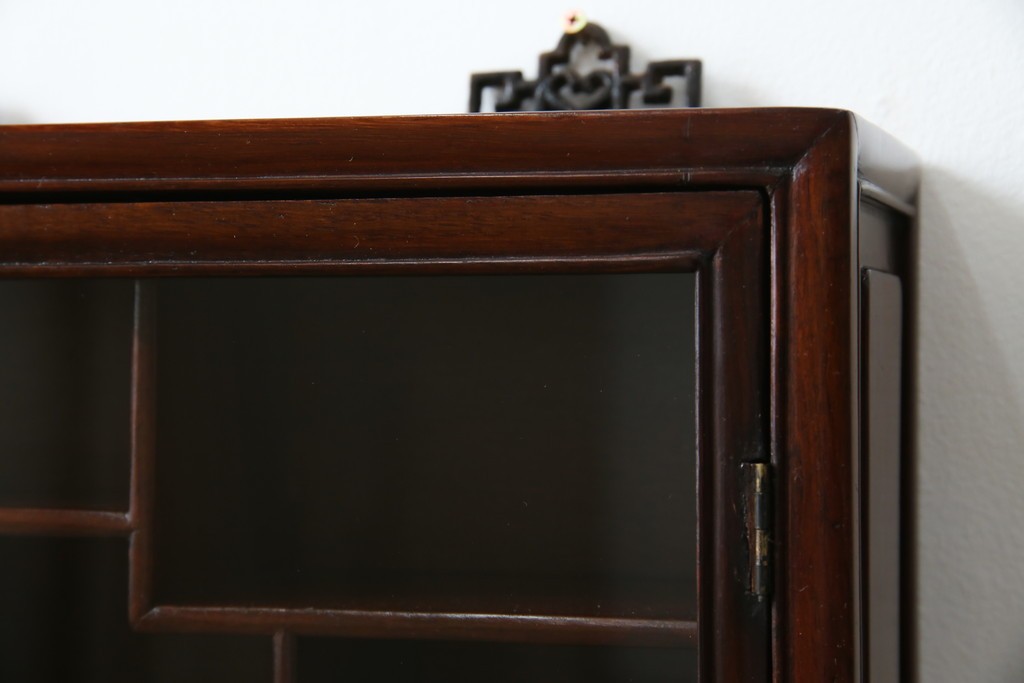 アジア民芸家具　中古　美品　唐木製　李朝デザインの壁掛けガラスケース　(R-083522)