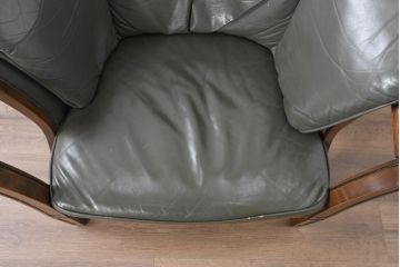 中古　maruni(マルニ木工)　地中海ロイヤルシリーズ(ROYAL)　高級感の漂う本革(レザー)1Pソファ(一人掛け、アームソファ、ラウンジソファ、サロンチェア)(定価約48万円)(R-083523)