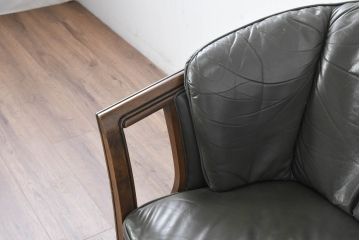 中古　maruni(マルニ木工)　地中海ロイヤルシリーズ(ROYAL)　高級感の漂う本革(レザー)1Pソファ(一人掛け、アームソファ、ラウンジソファ、サロンチェア)(定価約48万円)(R-083523)