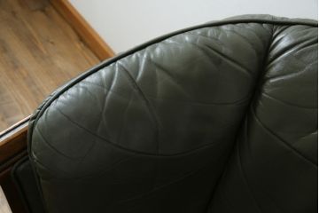 中古　maruni(マルニ木工)　地中海ロイヤルシリーズ(ROYAL)　高級感の漂う本革(レザー)1Pソファ(一人掛け、アームソファ、ラウンジソファ、サロンチェア)(定価約48万円)(R-083523)