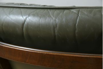 中古　maruni(マルニ木工)　地中海ロイヤルシリーズ(ROYAL)　高級感の漂う本革(レザー)1Pソファ(一人掛け、アームソファ、ラウンジソファ、サロンチェア)(定価約48万円)(R-083523)