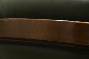 中古　maruni(マルニ木工)　地中海ロイヤルシリーズ(ROYAL)　高級感の漂う本革(レザー)1Pソファ(一人掛け、アームソファ、ラウンジソファ、サロンチェア)(定価約48万円)(R-083523)