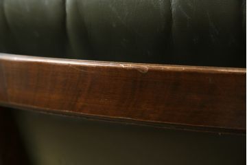 中古　maruni(マルニ木工)　地中海ロイヤルシリーズ(ROYAL)　高級感の漂う本革(レザー)1Pソファ(一人掛け、アームソファ、ラウンジソファ、サロンチェア)(定価約48万円)(R-083523)